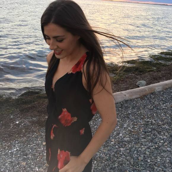 Meet your Posher, Chanel - Picture 1 of 1